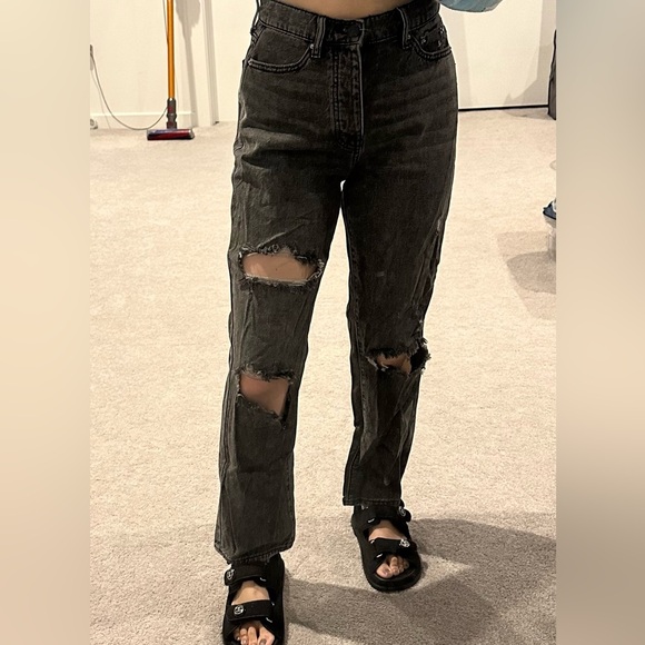 URBAN OUTFITTERS BDG SLIM STRAIGHT DISTRESSED JEANS - Picture 2 of 11